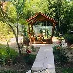 Sunny & * Heviz