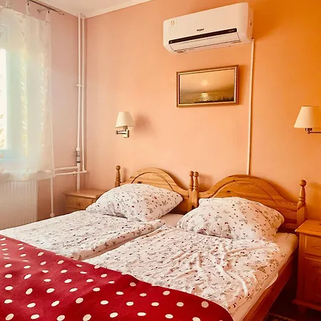 Sunny & Апартаменты Хевиз